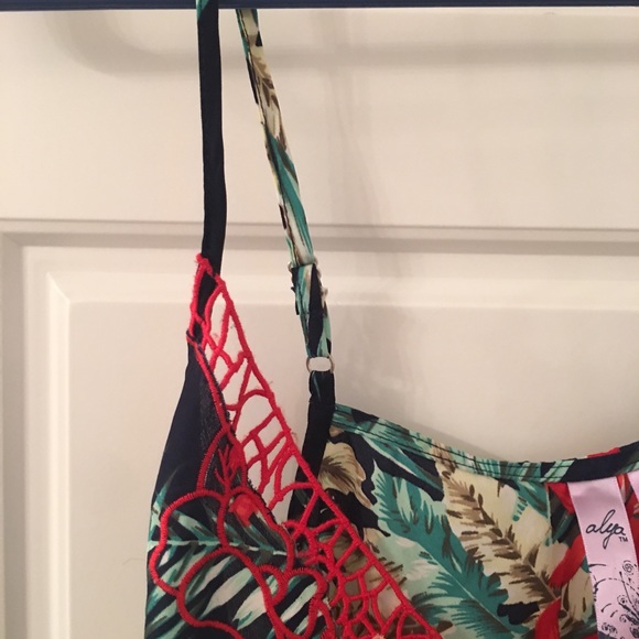 Francesca’s Tank - Picture 4 of 5